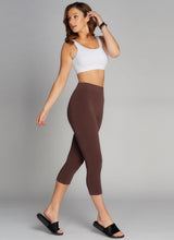 Load image into Gallery viewer, 3/4 Length Bamboo Leggings